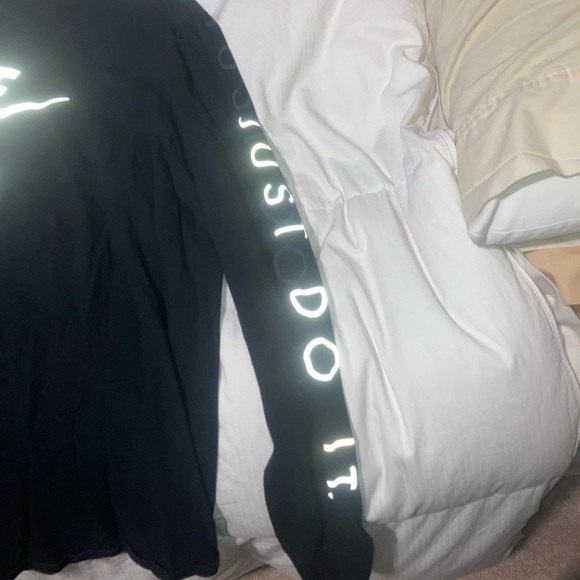 Brand New Nike Reflective Longsleeve - Picture 3 of 6